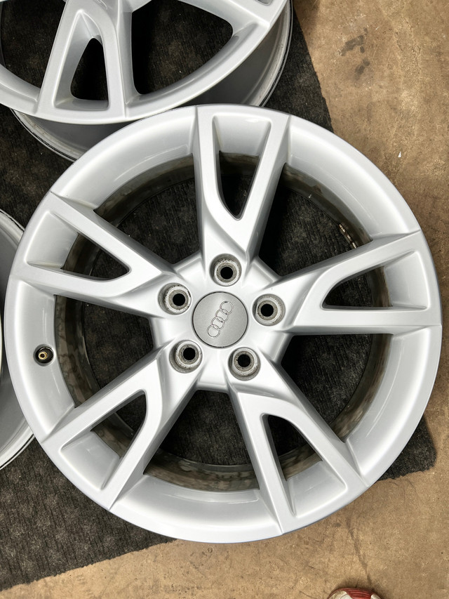 17 inch Audi alloy wheels/rims Original (OEM) in Tires & Rims in Oshawa / Durham Region - Image 2