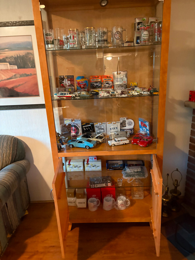 Wooden Display Cabinet in Hutches & Display Cabinets in City of Toronto - Image 3