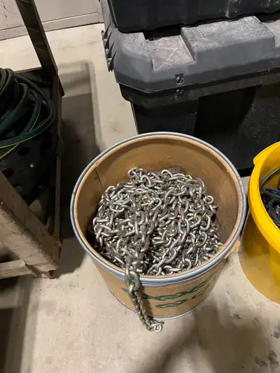 180 ft of Nickel Cadium 5/16" chain, never used, two dock edge fenders and 4 sets life line rope hoo...