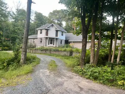 5 mins south of Parry Sound,call 705-203-3478