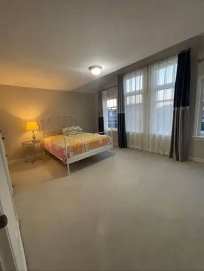 Large beautiful room renting in riverside south Summerhill area