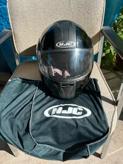 HJC MOTORCYCLE HELMET. Excellent condition. Purchased 6 months ago. Bag is included. Price : CAD$150...