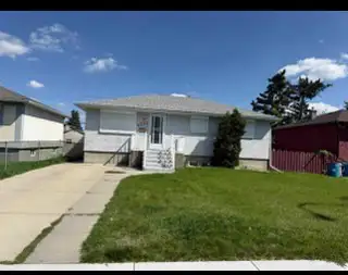AVAILABLE IMMEDIATELY! Rent: $2,500/month Damage Deposit: $2,500 Welcome to your new pet-friendly ho...