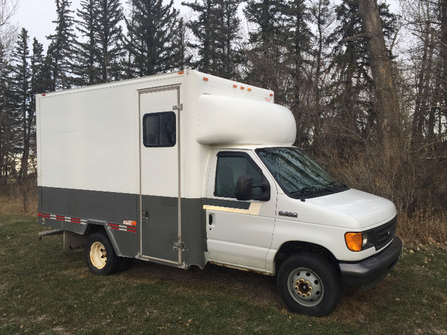 2006 Ford E350 Cube Van. *Only 99K kms* "RV Conversion Ready"! in Other in La Ronge - Image 2