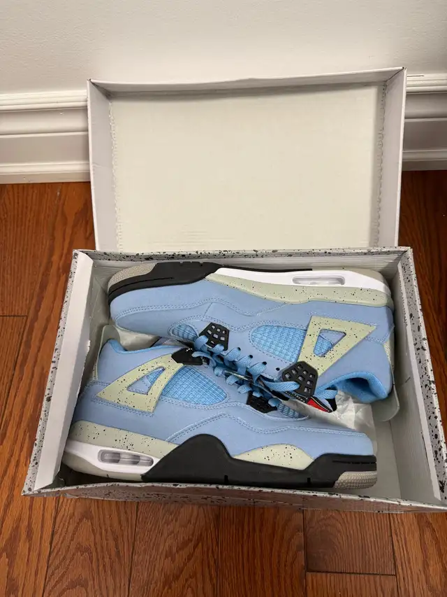 Jordan 4s university blue in Men's Shoes in Oshawa / Durham Region - Image 3