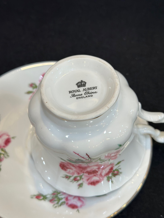Royal Albert hand painted large rose tea cup & saucer  in Kitchen & Dining Wares in Oakville / Halton Region - Image 4