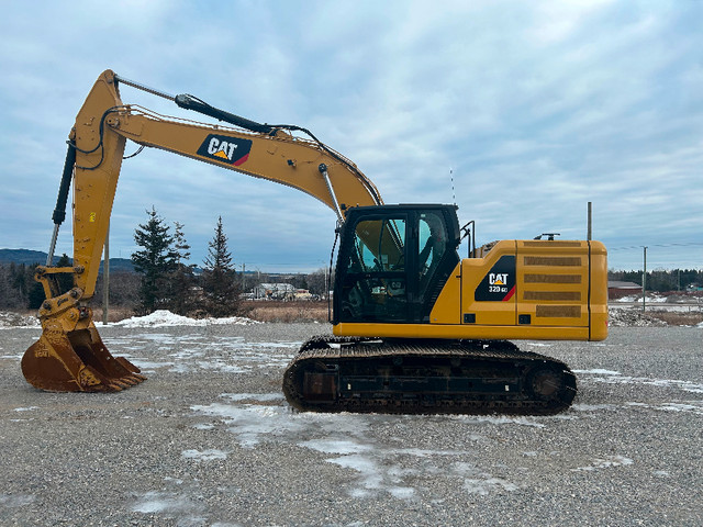 Excavatrice 320 caterpillar dans Équipement lourd  à Ville de Québec - Image 2