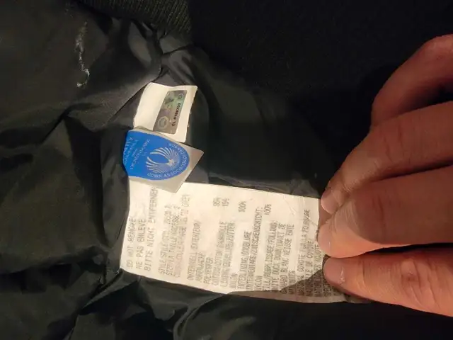 Green Canada Goose Bomber Jacket in Men's in Ottawa - Image 5