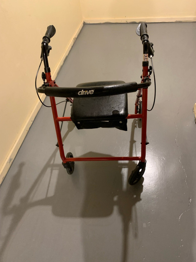 Walker w Seat/& Storage  in Health & Special Needs in Calgary - Image 2