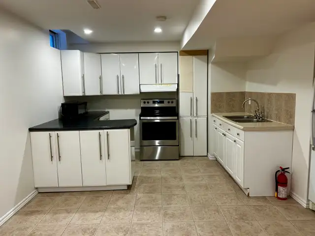 Lovely basement apartment for rent  in Long Term Rentals in Markham / York Region - Image 10
