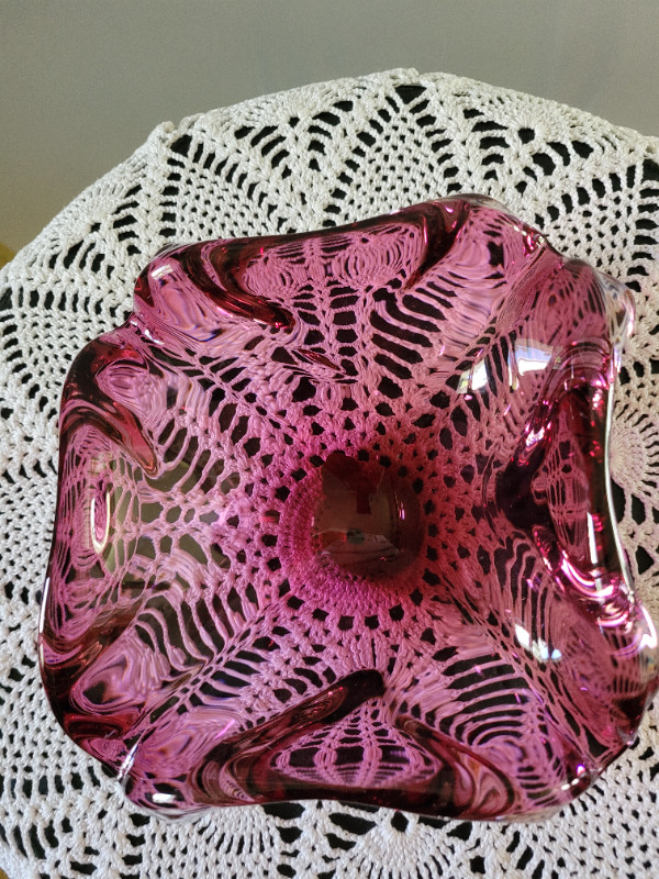 Genuine Venetian Cranberry Glass Bowl in Arts & Collectibles in Dartmouth - Image 2