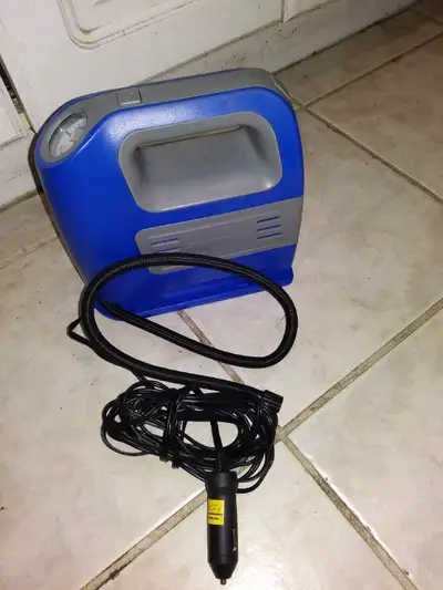 Certified air compressor for vehicle,car,truck with flash light