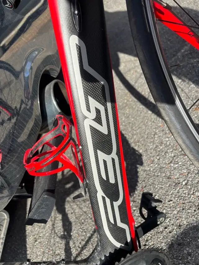 men's Road Bike carbon frame in Road in Ottawa - Image 3