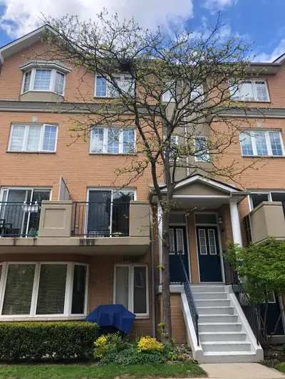 Yonge & Finch townhouse for rent, walk to TTC, Earl Haig