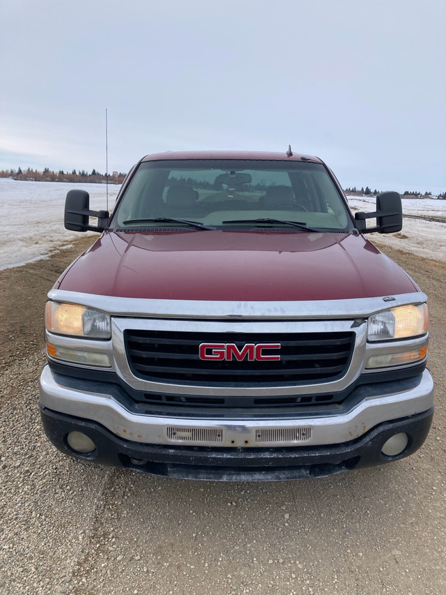 2006 GMC Sierra Duramax in Cars & Trucks in Saskatoon - Image 3