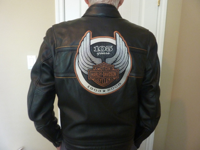 Harley Davidson 105th Anniversary Leather Jacket in Men's in Thunder Bay - Image 3