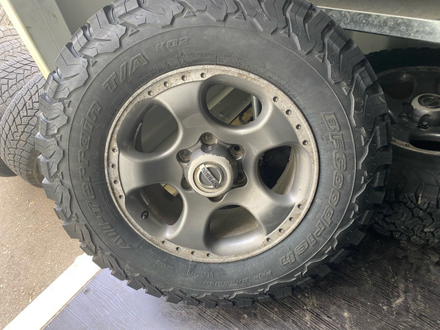 Nissan xterra/frontier rims and tires  in Cars & Trucks in Calgary