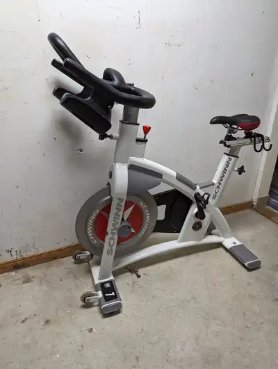 *** Have other gym equipment for sale, check my other listings! *** For sale is a Schwinn AC Perform...