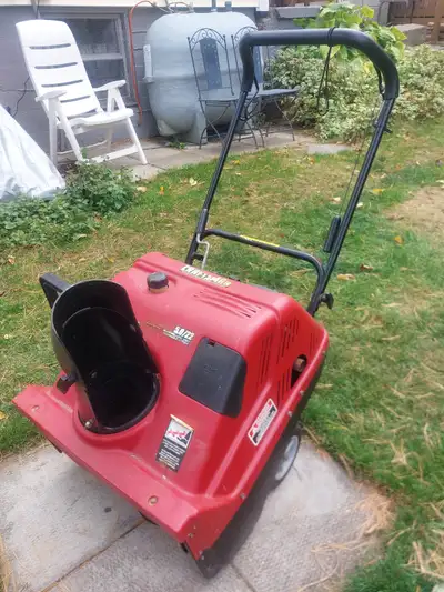 Craftsman Model C950-52435-0 (Circa 2005) Briggs & Stratton 4-cycle Powerbuilt snow engine. 22" clea...