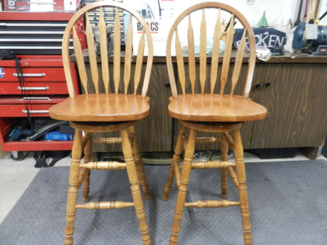Oak Bar Stools For Sale in Chairs & Recliners in St. Catharines