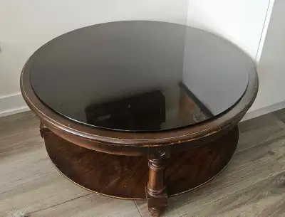 ☆Beautiful Solid Wood Vintage Coffee Table☆, View more