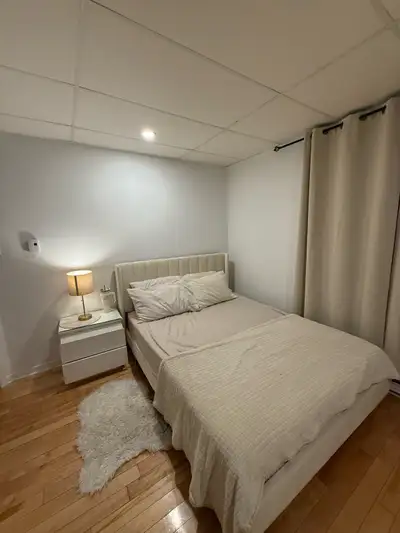 Cession de bail – 3 ½ avec chambre fermée – 1100 $/mois Montréal – à environ 15 min à pied du métro...