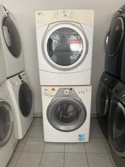 Je vends une laveuse et une sécheuse Whirlpool usagées qui sont encore en bon état de fonctionnement...