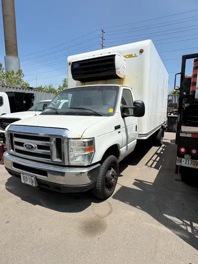 2016 Ford E450 16ft box, Carrier Refrigerator works 360000km All New Brakes Not Certified selling as...