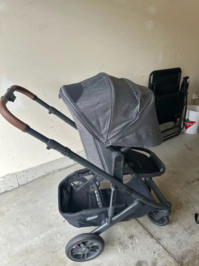 uppa baby Cruz V2 in Strollers, Carriers & Car Seats in St. Catharines - Image 5