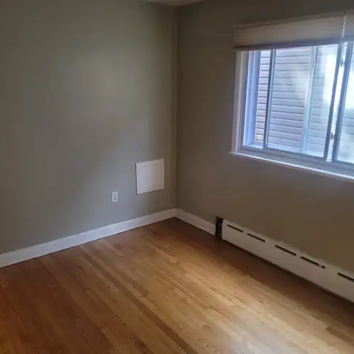 COMPARE!! Attractive one bedroom near Gladstone at Parkdale. Renovated and freshly painted. Refinish...