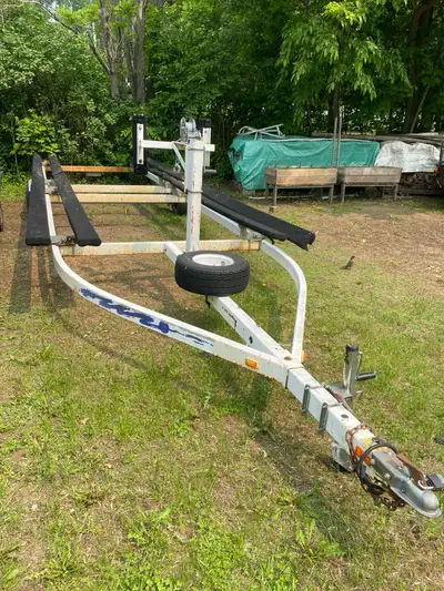 Remorque Ponton pour ponton de 16 à 24 pieds.