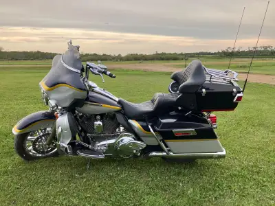 This 2012 Harley Davidson CVO is a sleek and powerful touring motorcycle, perfect for long rides and...