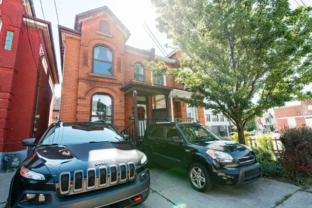 Full house in central hamilton
