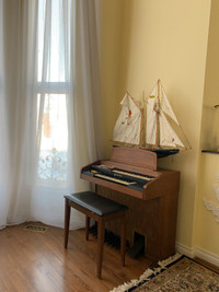 Hammond organ piano