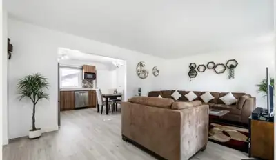 Private room available for rent from 1 October 2026 for a girl. Newly renovated house 500$ everythin...