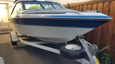 Tempest bowrider ,full canvas, excellent condition, new battery . No work needed. Trailer in good sh...