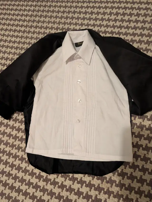 Dress shirt and jacket, black, 2T in Clothing - 2T in Kitchener / Waterloo - Image 3