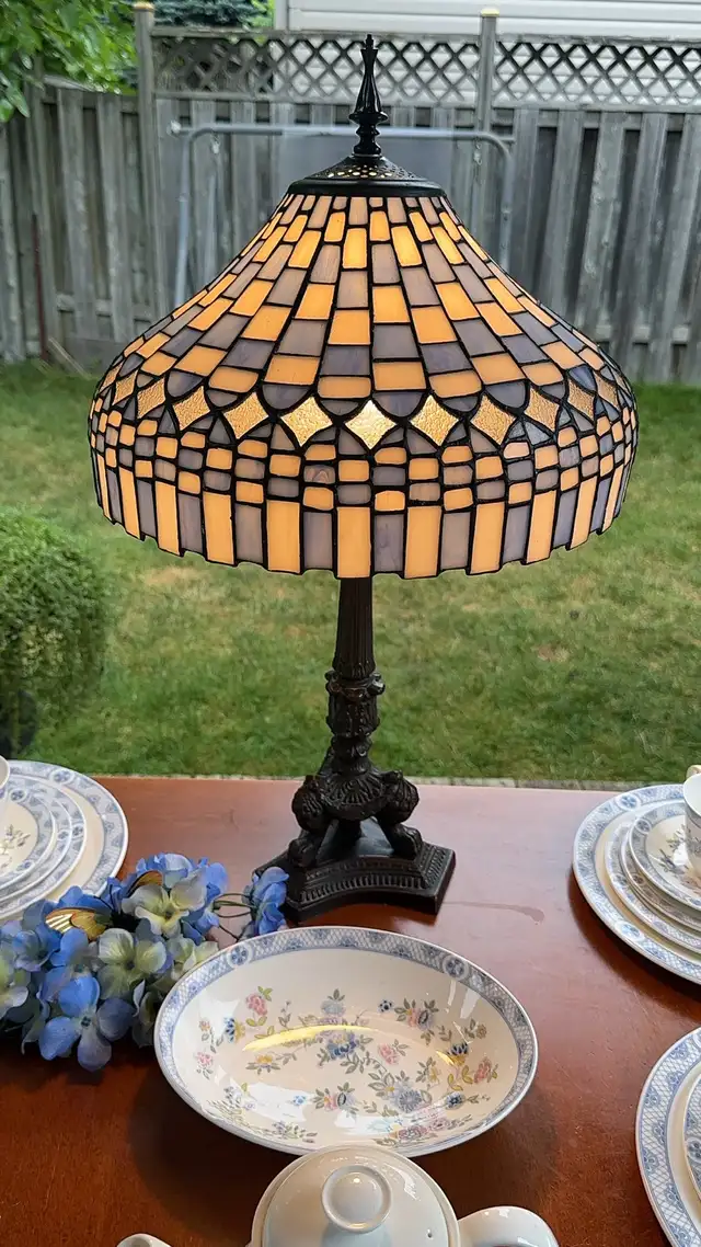 Beautiful Tiffany style table lamp. Has a stained glass shade  in Home Décor & Accents in City of Toronto - Image 6
