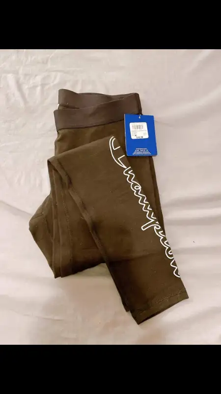 Champion womens leggings BNWT in Women's - Bottoms in City of Toronto - Image 3