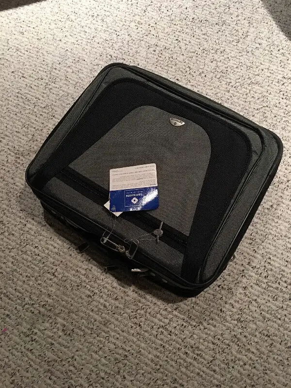 Laptop Case Samsonite Black & Grey; Brand New in Laptop Accessories in Oakville / Halton Region - Image 5
