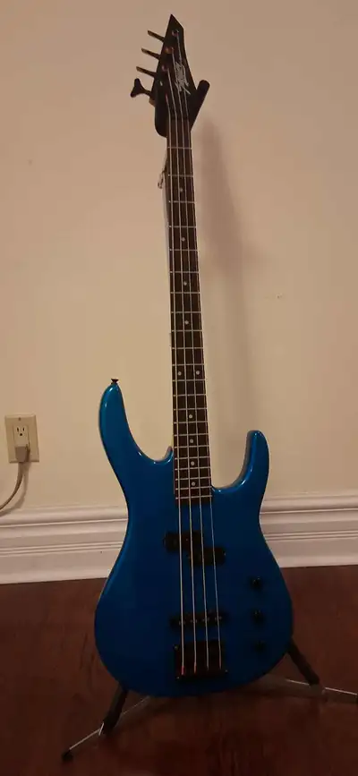 Squier HM bass, View more