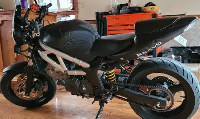 Starts easy, runs strong, liquid cooled, easy to ride with 6 speed transmission. 16L tank gets 260-2...