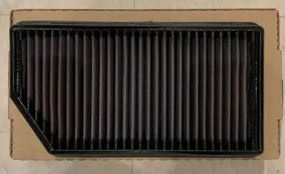K&N Air Filter #33-3008 Engine Filter H: 1.438” (37mm), L: 10.5” (267mm), W: 5.688” (144mm) Used, we...