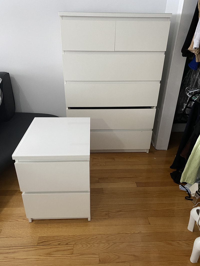 Table a chevet/night table / meuble 6 tiroirs blanc Commodes et