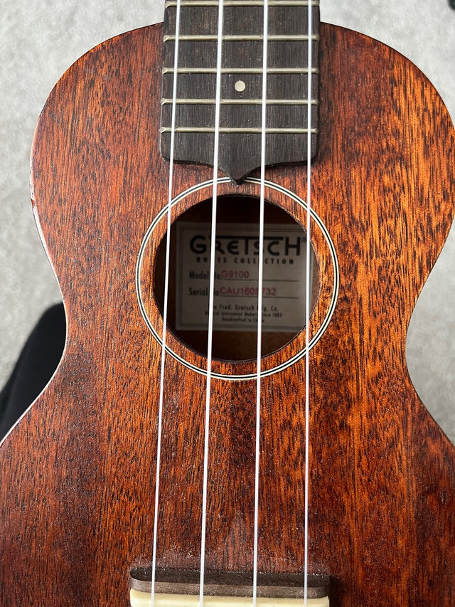 Gretsch ukulele + gig bag in String in Calgary - Image 4