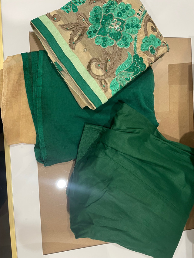 New / Lightly Worn Punjabi Suits  dans Femmes - Robes et jupes  à Région de Mississauga/Peel - Image 3