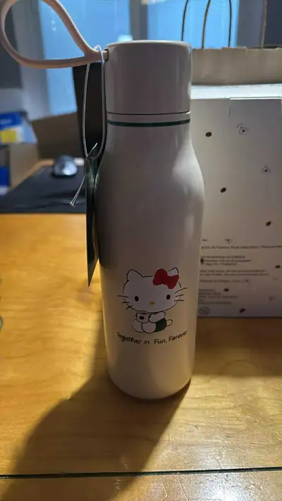 Starbucks x Hello Kitty 20oz Water Bottle Limited, View more