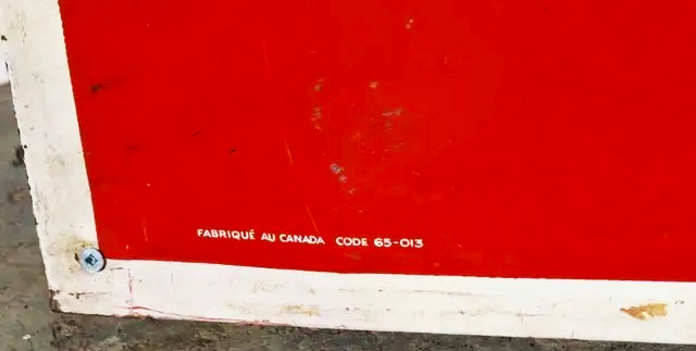 antique  coca cola 1965 tres grande en  tôle dans Art et objets de collection  à Laval/Rive Nord - Image 3
