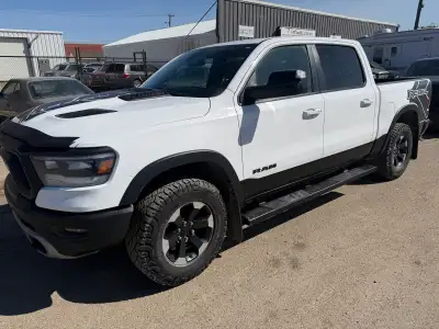 20 Ram rebel1500 3.0 diesel 4x4 1C6SRFLM0LN328355 28 MPG great for a truck Great shape great mechani...