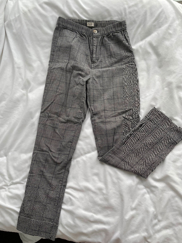 Brandy Melville plaid pants in Women's - Bottoms in City of Toronto